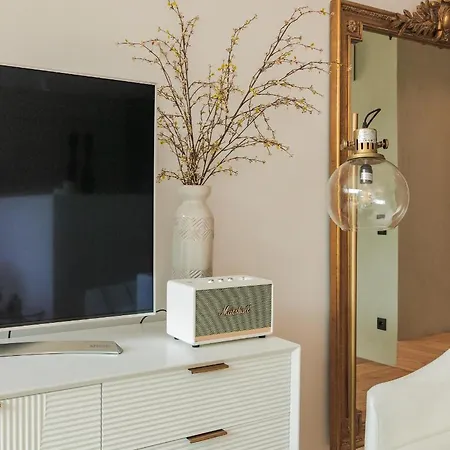 Diamond Luxe & Terrace *