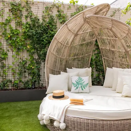 Diamond Luxe & Terrace *