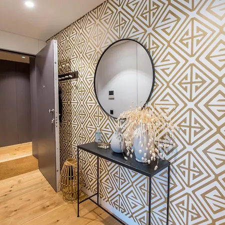 Diamond Luxe & Terrace *