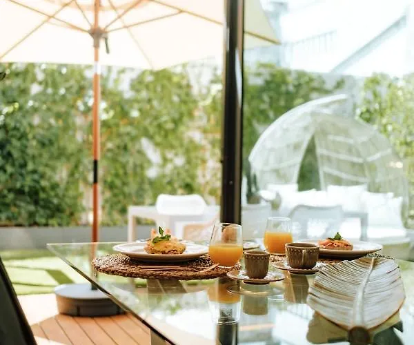 Diamond Luxe & Terrace *