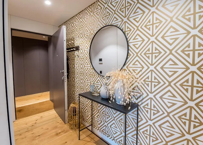 Diamond Luxe & Terrace *